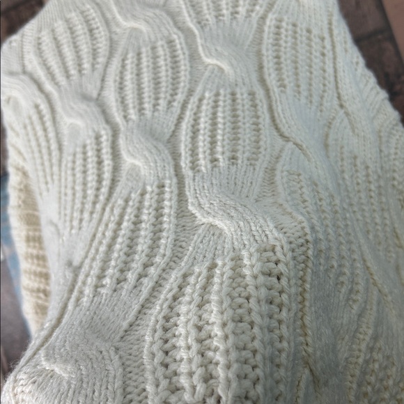 Universal Thread XXL Cream Knit Sweater - Picture 13 of 14